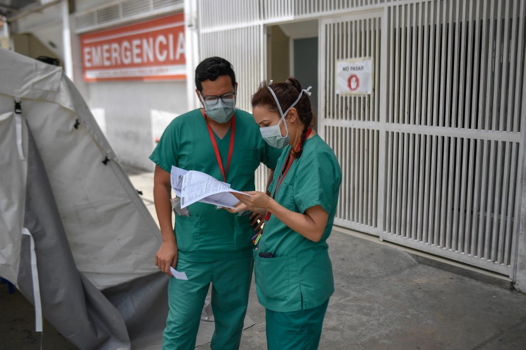 ONG Médicos Unidos denunció que en las últimas 72 horas han fallecido 6 miembros del personal sector salud por Covid-19