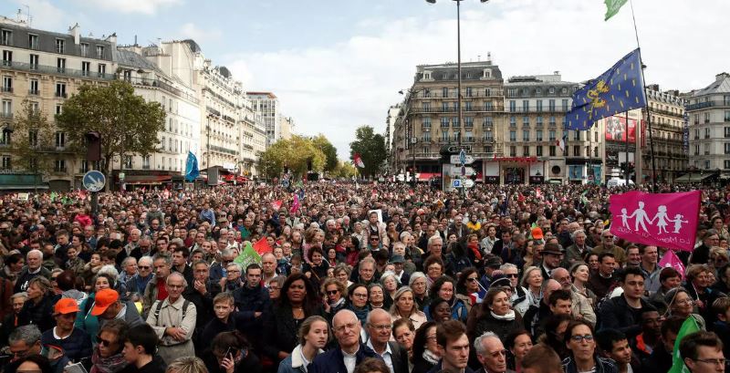 Miles de personas manifestaron en París contra la violencia policial en Francia