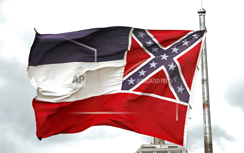 Mississippi aprueba retiro de emblema confederado de bandera