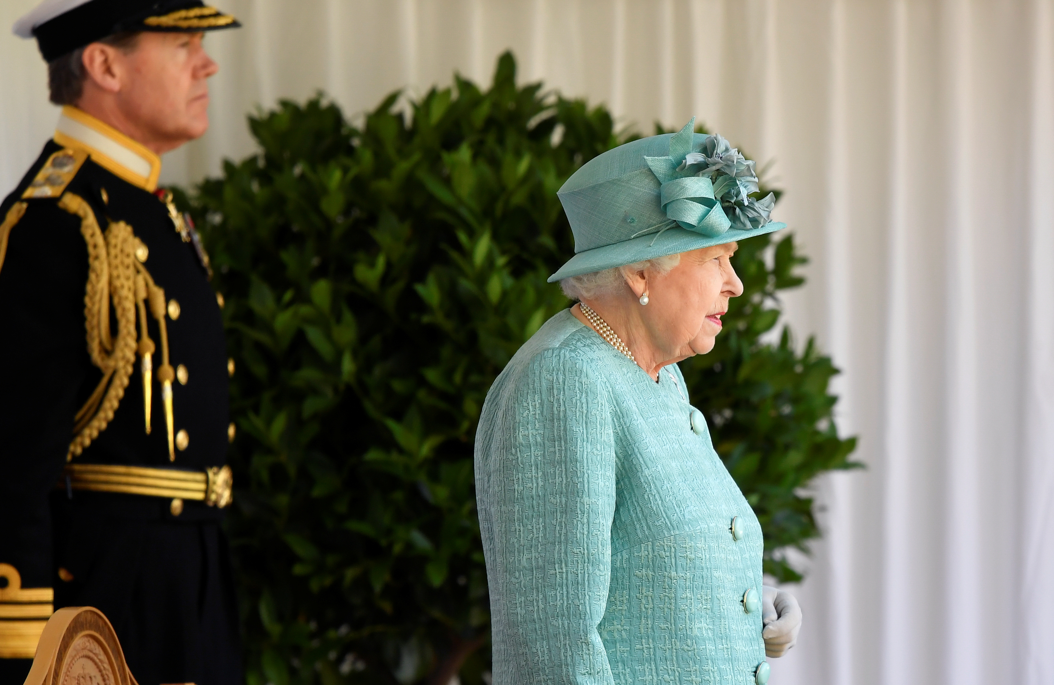 La reina Isabel II creó una señal secreta para que la saquen de un evento si se siente mal