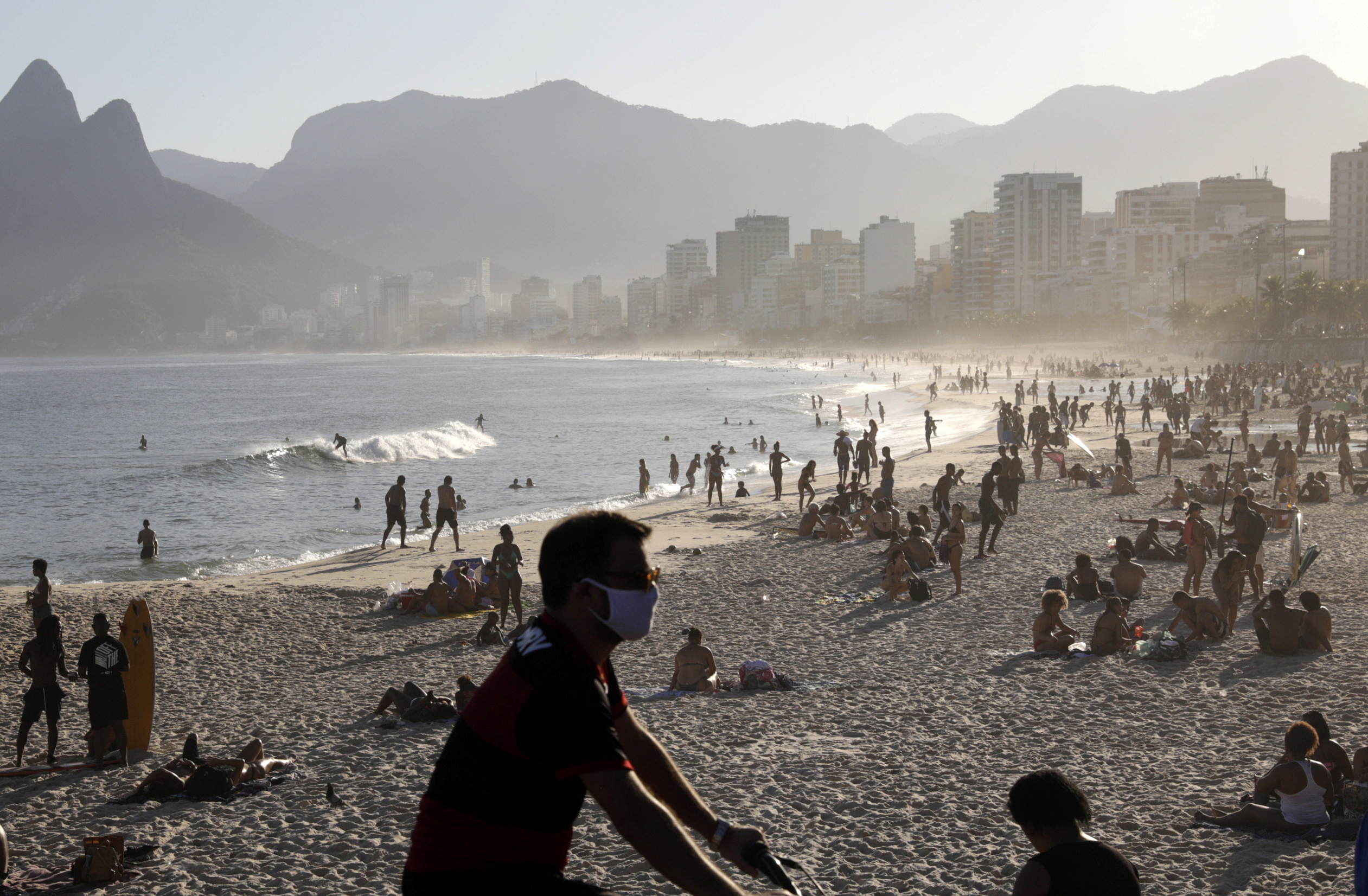Brasil supera 50.000 muertos por coronavirus y la situación sigue empeorando