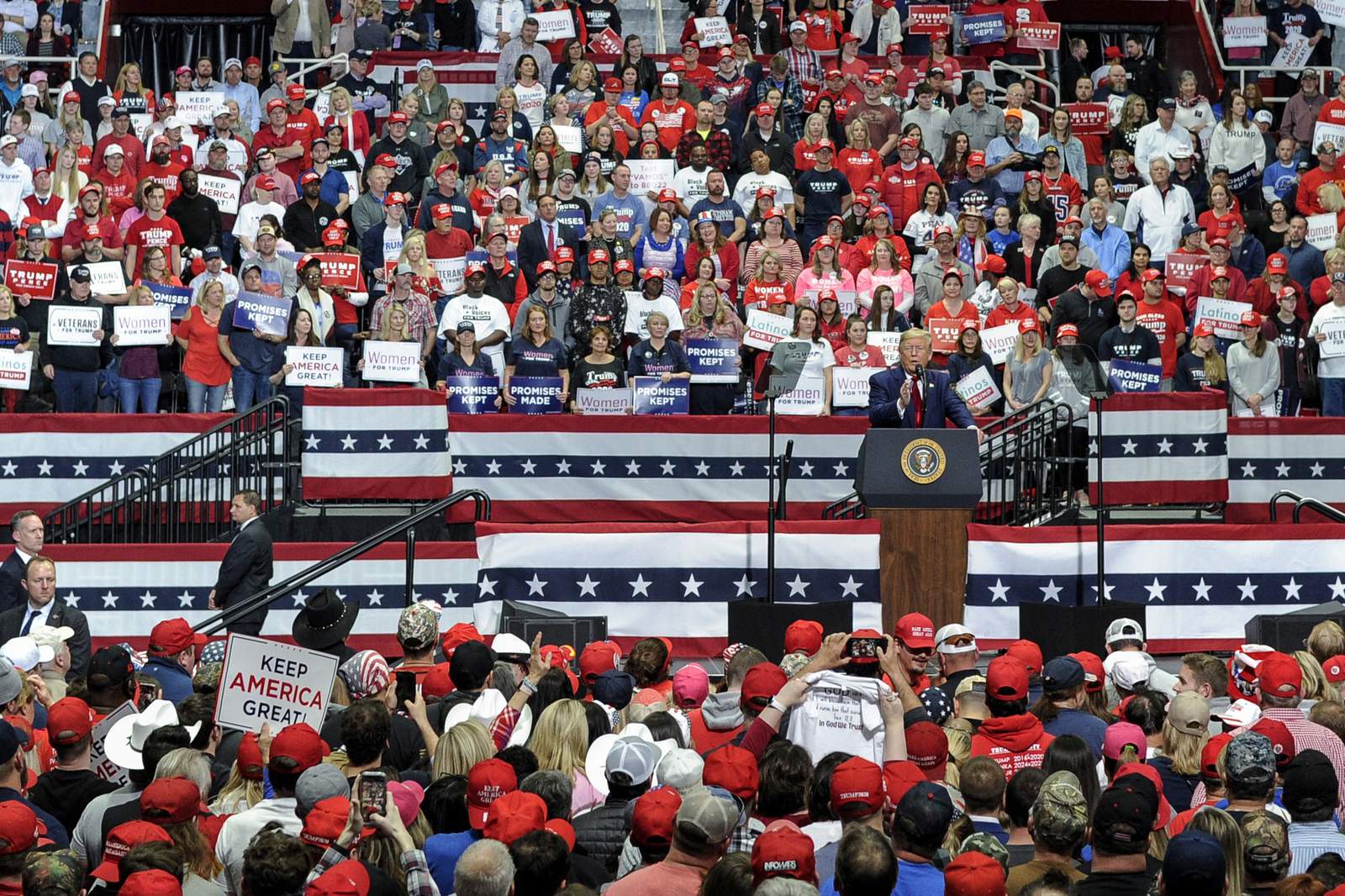 Manifestación de Trump llamada ‘movimiento peligroso’ en la era del coronavirus