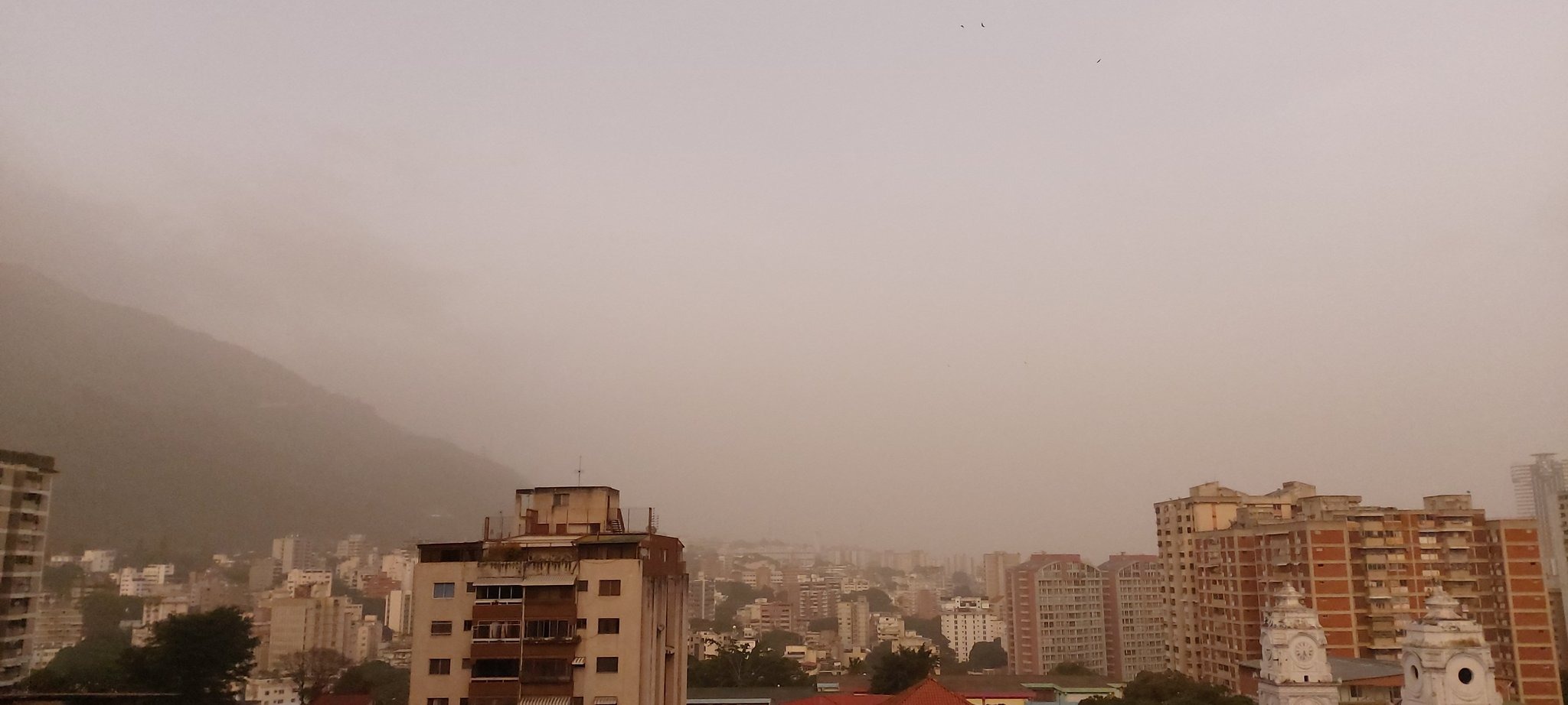 EN FOTOS: Nube de polvo del desierto del Sahara llegó a Caracas