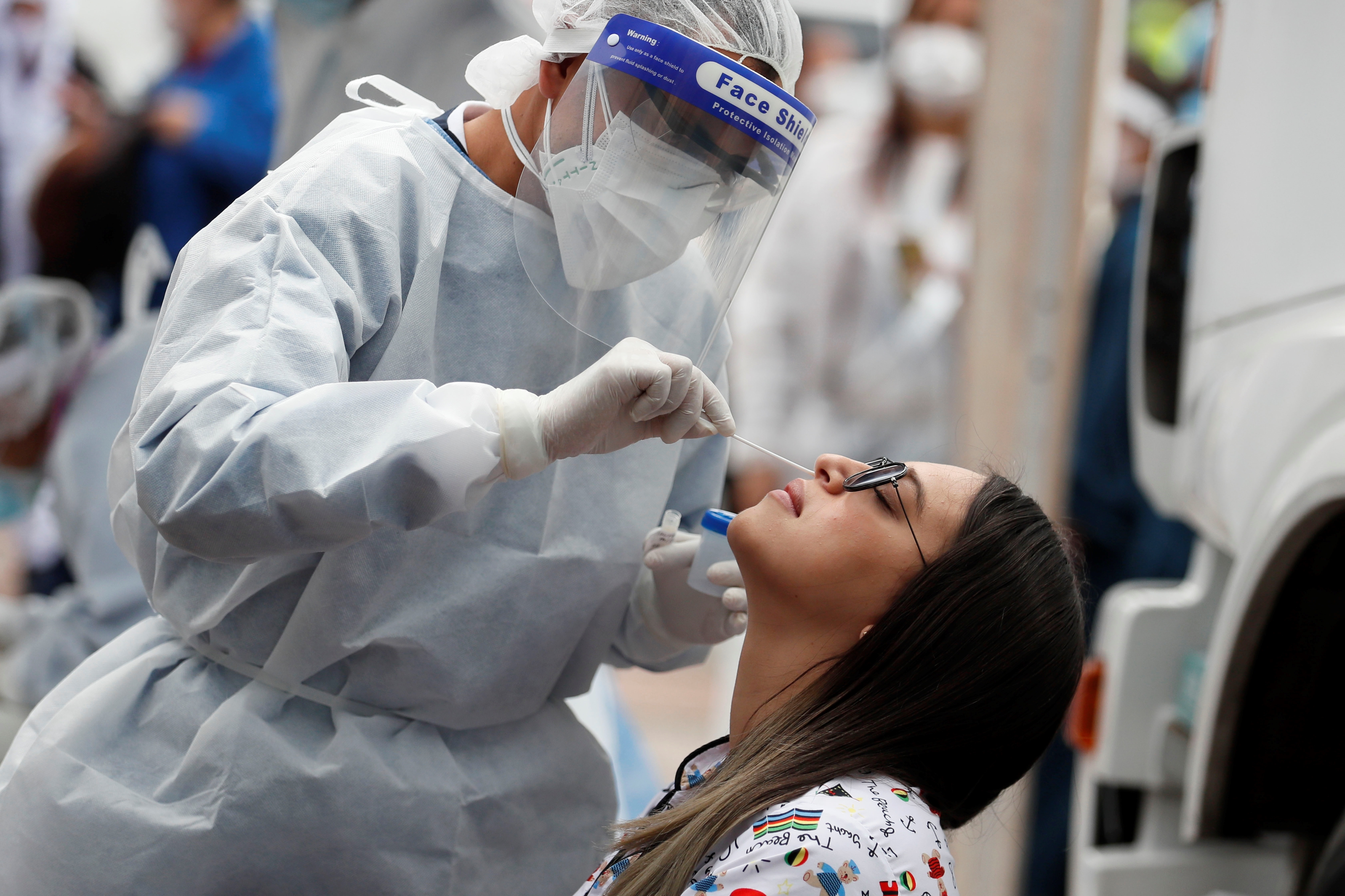 Amnistía Internacional enumera a siete mil trabajadores de la salud fallecidos por Covid-19 en el mundo