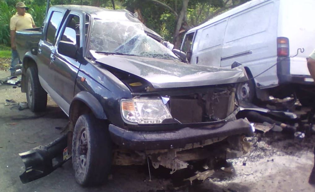 Accidente múltiple en una vía hacia Bejuma se cobró la vida de una persona (Fotos)