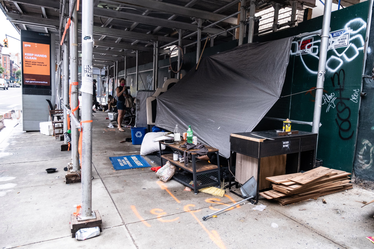 En New York está creciendo el campamento para personas sin hogar