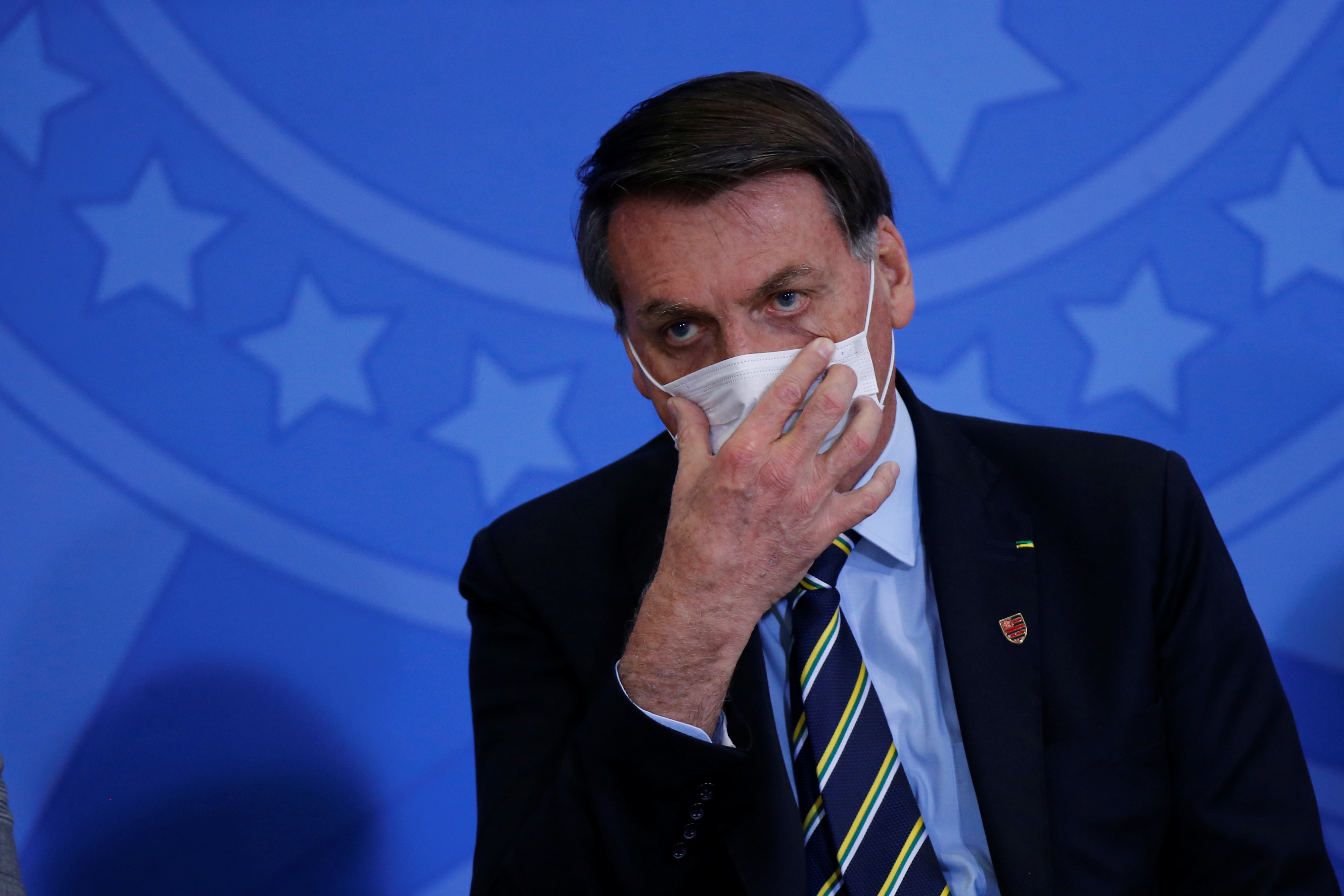 Bolsonaro se las cantó a un gobernador por tomarse atribuciones sobre la vacuna contra el Covid-19