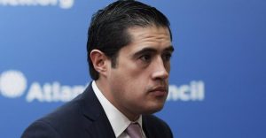 No es negocio estar junto a Maduro, dice el ministro de Economía de Ecuador
