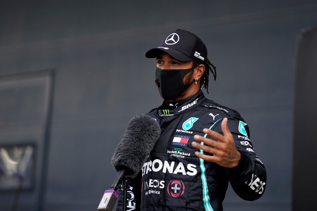 Lewis Hamilton logra la pole en el Gran Premio de Gran Bretaña de F1