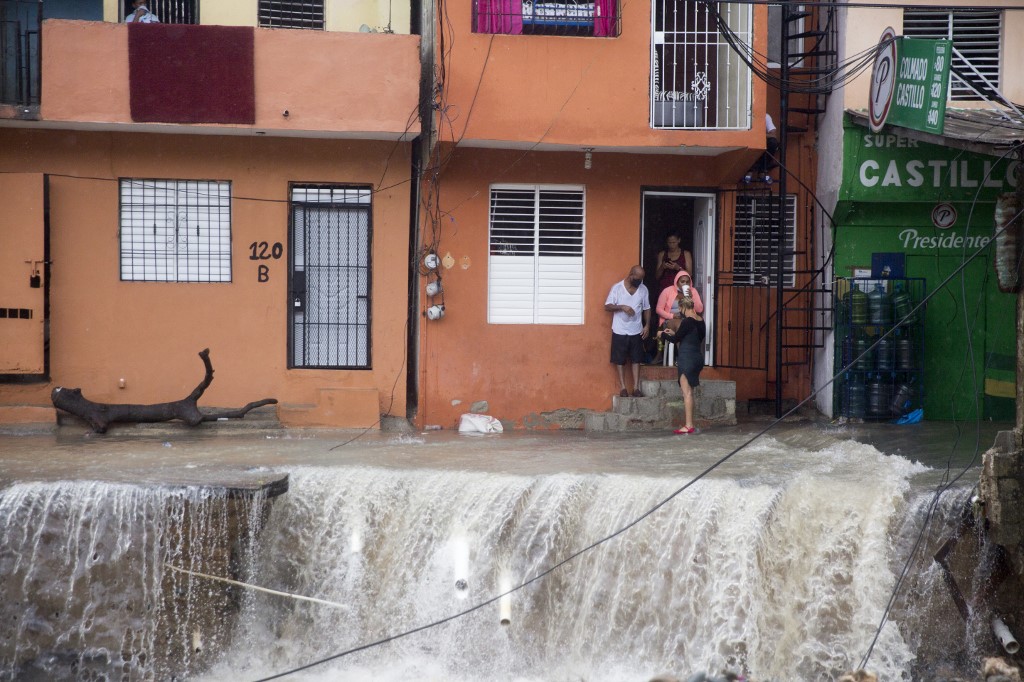 Suben a cuatro las muertes en Dominicana por impacto de la tormenta Laura