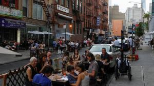 Restaurantes de Nueva York reclaman ayudas al desempleo para sobrevivir