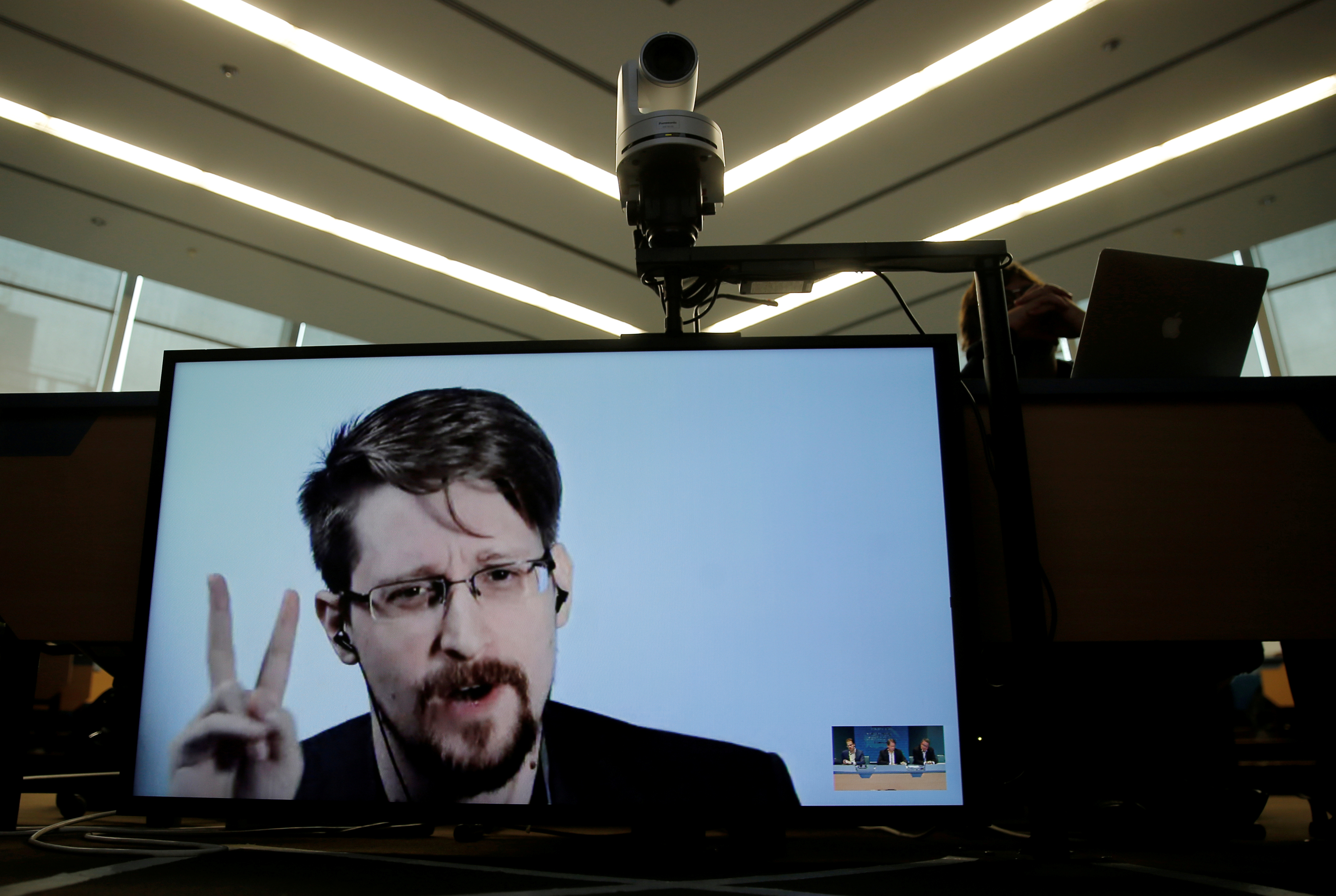 Trump estaría considerando el indulto para Edward Snowden