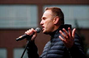 Boris Johnson pide una investigación sobre el presunto envenenamiento del opositor ruso Alekséi Navalny