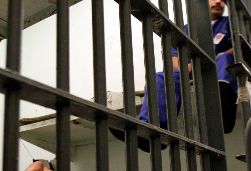 Preso en EEUU declarado culpable de dos violaciones y feminicidios, saldrá en libertad condicional