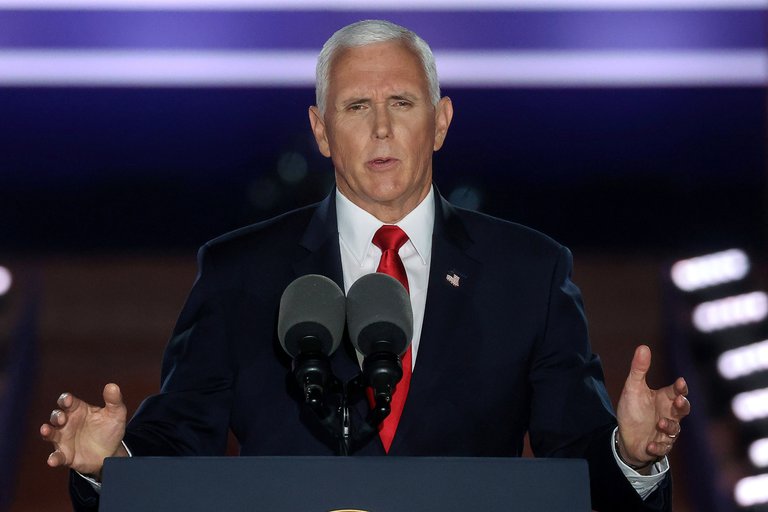 Mike Pence: EEUU está en camino a tener la primera vacuna efectiva contra el coronavirus en el mundo para finales de año