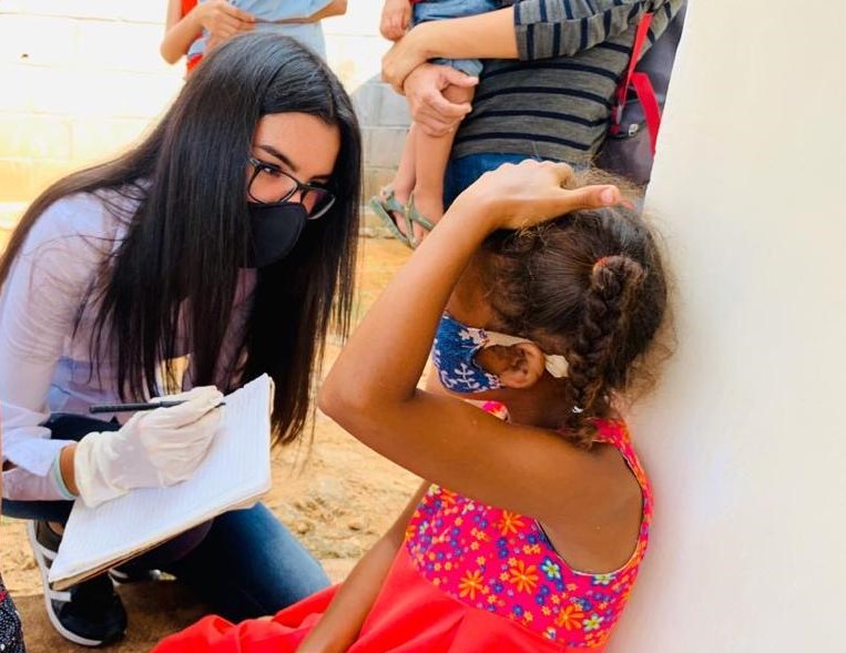 Jóvenes de Voluntad Popular y fundación Se Vale Sonreír entregan juguetes al oeste de Maracaibo