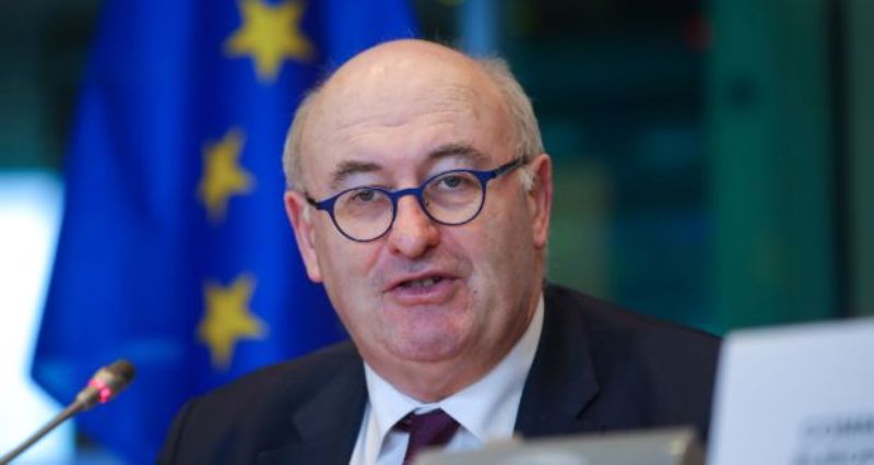 Comisario de la UE se disculpa por ir a cena que no cumplía medidas anti-Covid