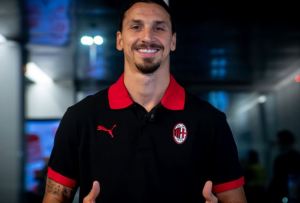 Zlatan Ibrahimovic renovó su contrato con el AC Milan por otra temporada más