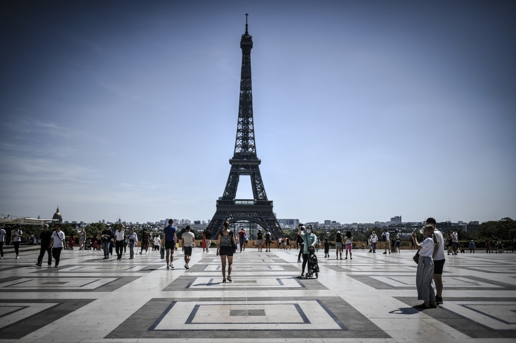 París prepara nuevas restricciones para frenar repunte de contagios
