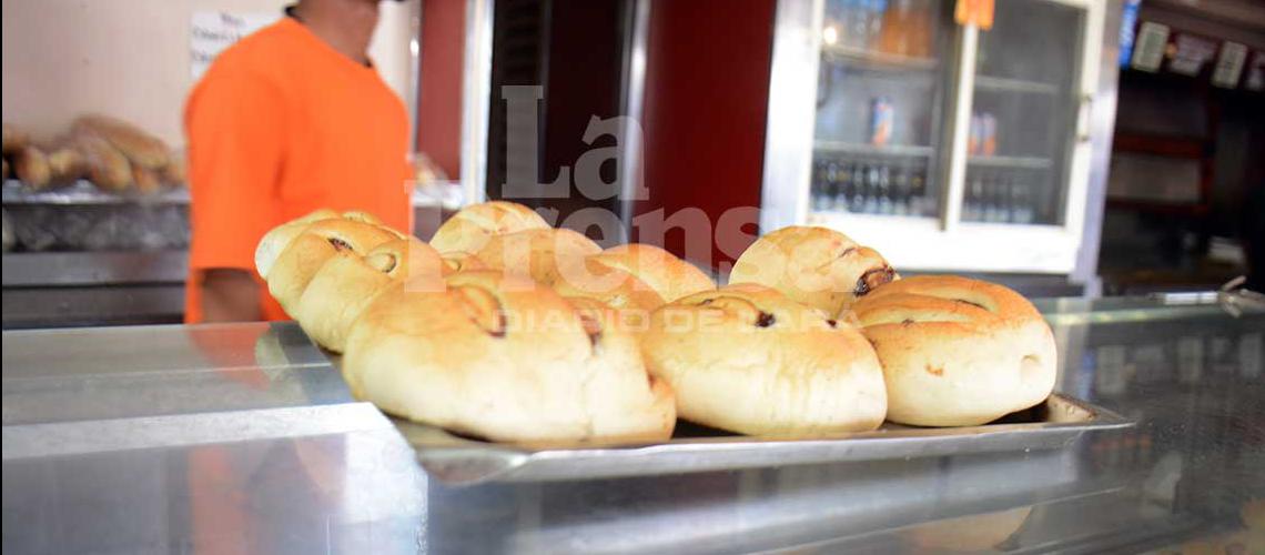 Canillas y piñitas es lo más vendido en panaderías de Lara
