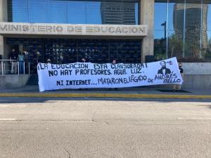 Mataron el legado de Andrés Bello: La FCU-UCV amaneció protestando en el Ministerio de Educación #21Sep (VIDEO)