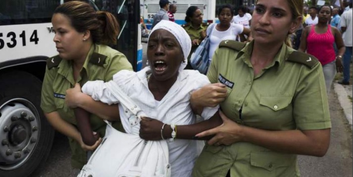 Centenares de víctimas amplían denuncia por “esclavitud” contra Cuba ante la CPI