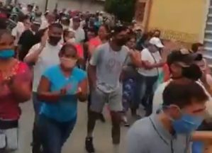 EN VIDEO: Habitantes de San Mateo protestan por fallas en servicios públicos #28Sep