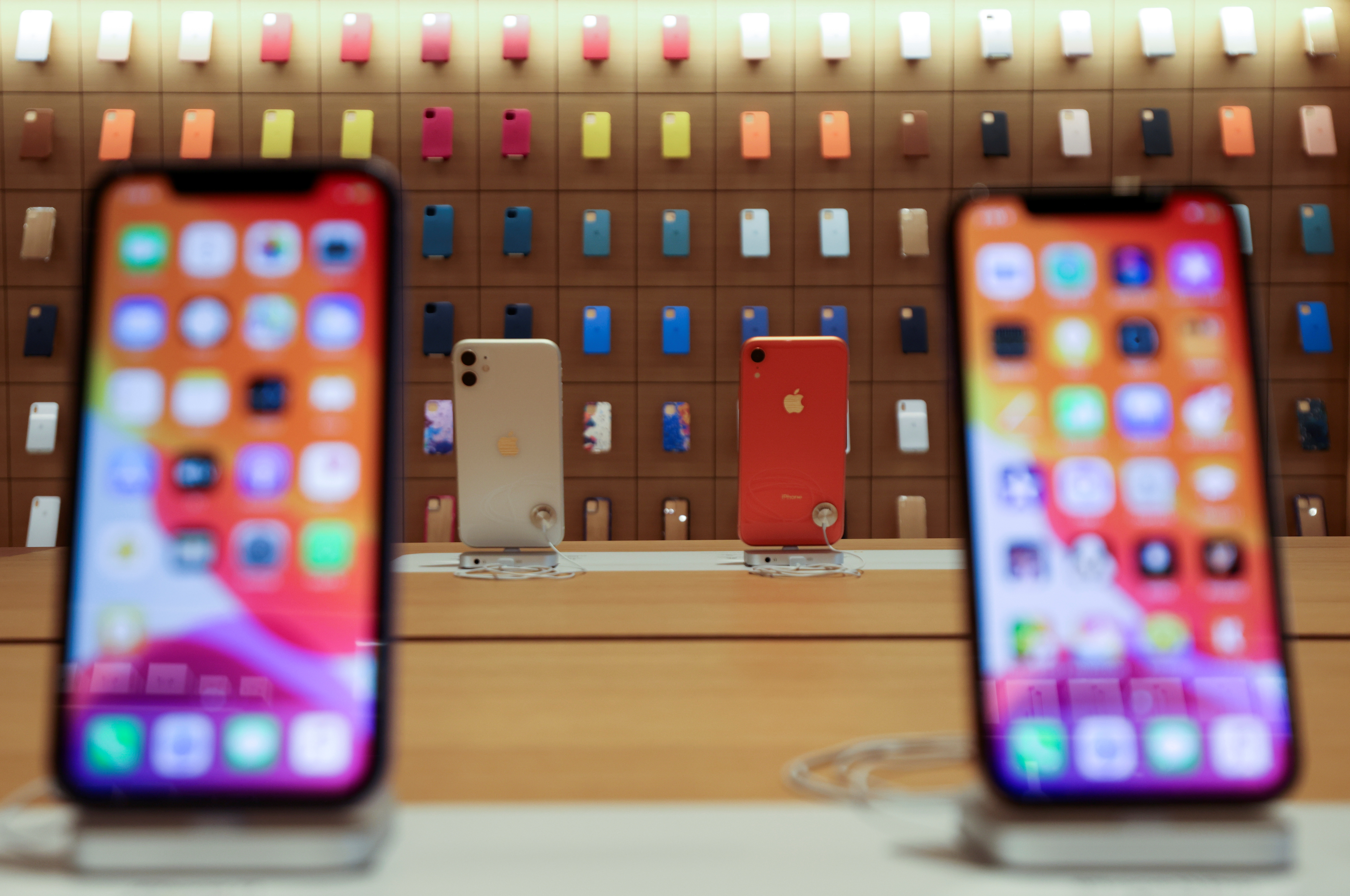 Caen las acciones de Apple tras bajar las ventas de sus iPhone en China