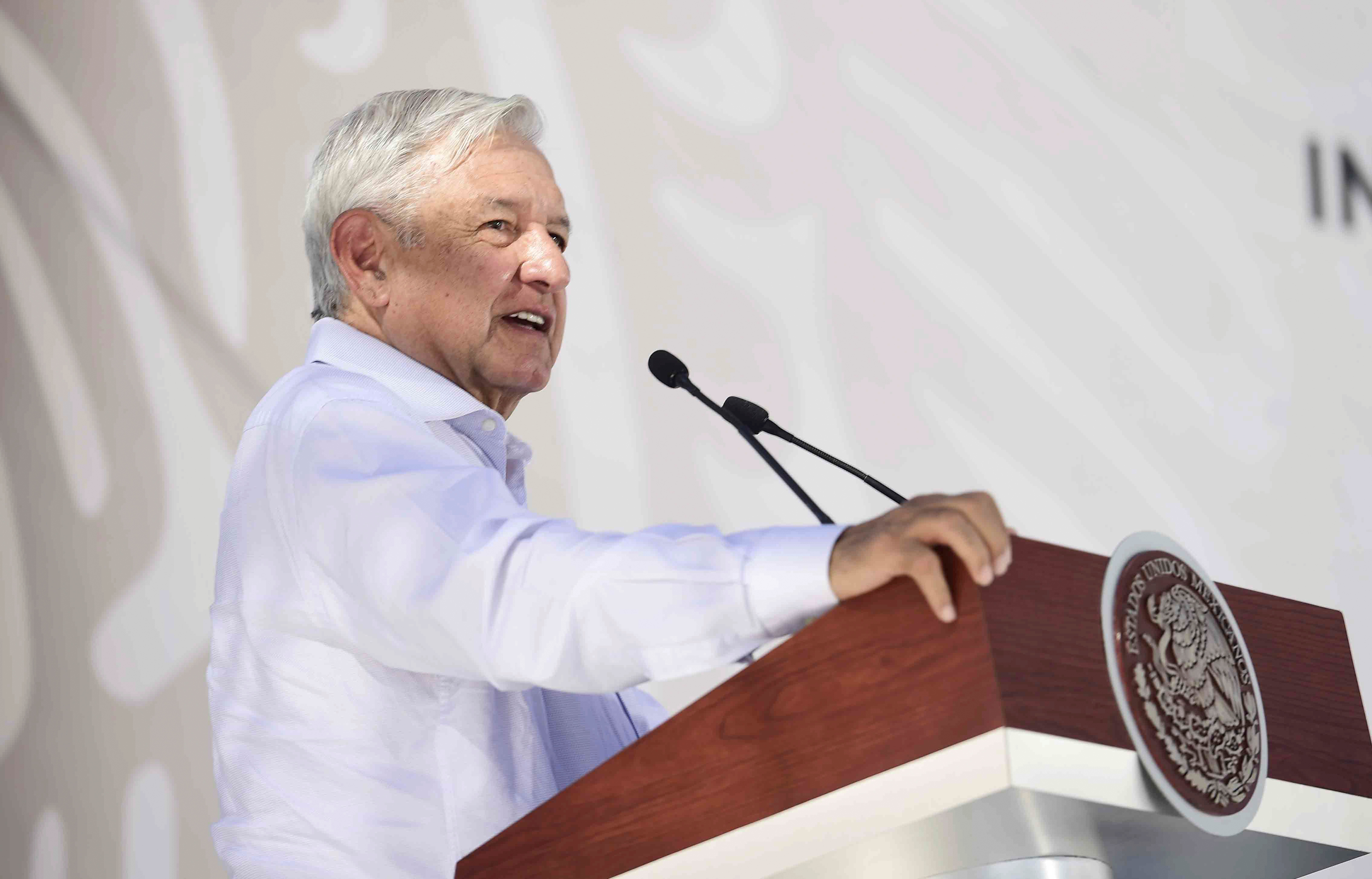 Presidente de México presenta “episodios de febrícula” por Covid-19