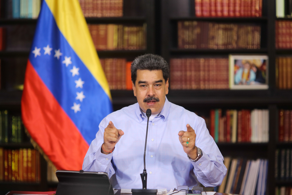 Maduro quiso hacer leña del árbol caído ante la crisis política en Perú