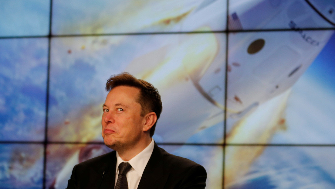 Elon Musk nombró dos lugares del Sistema Solar que podrían albergar vida
