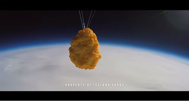 Por primera vez en la historia la humanidad envían al espacio… un nugget (VIDEO)