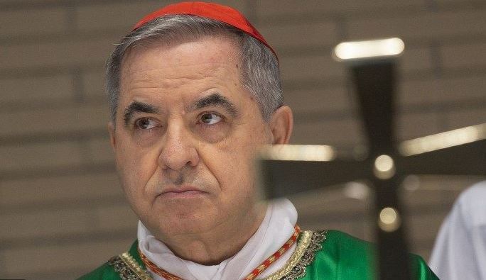 Cardenal destituido por el Papa denuncia a un semanario italiano por difamación