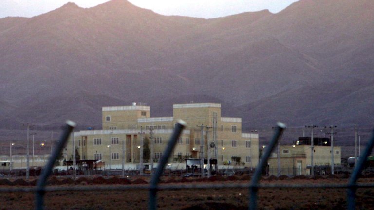 OIEA dijo que Irán rompió acuerdo nuclear al activar sus centrifugadoras en Natanz