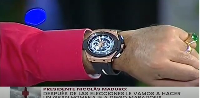 Maduro alardeó con el “relojito” que le regaló Maradona valorado en más de 40 mil dólares (VIDEO)