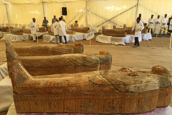 Un verdadero “tesoro”: Descubren más de cien sarcófagos intactos en Egipto (FOTOS)
