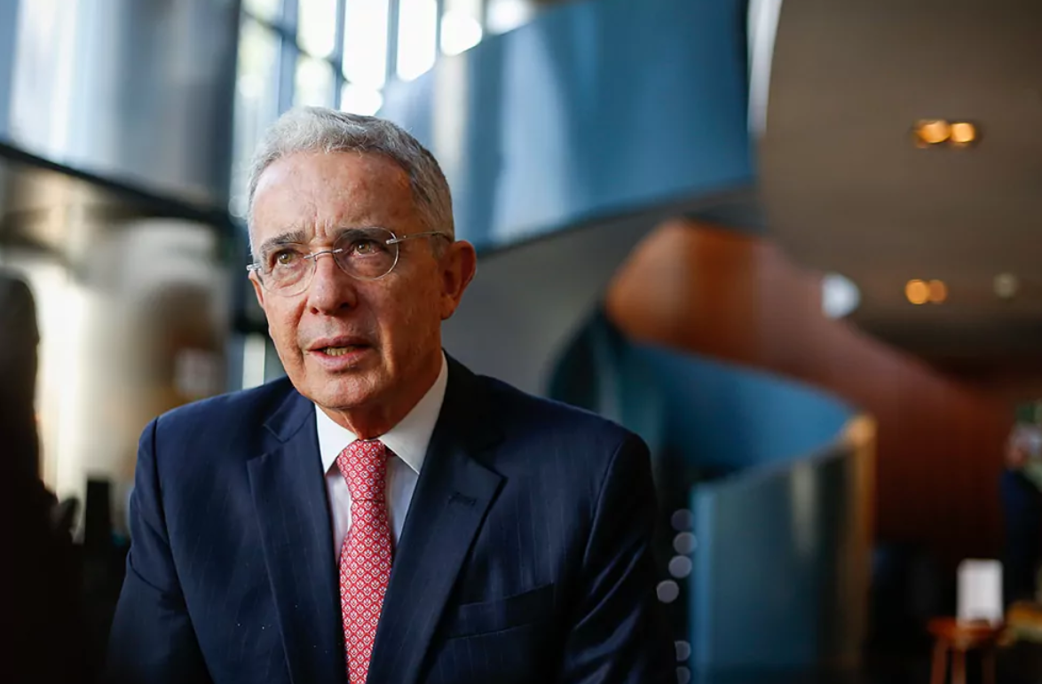 Decisión de caso contra Uribe entra en la recta final en Fiscalía colombiana