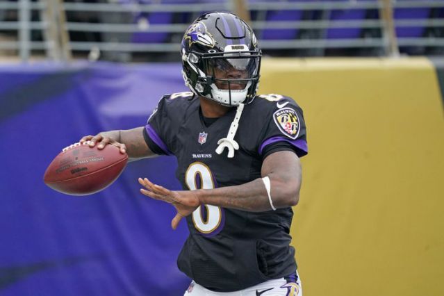 Lamar Jackson, quarterback de Ravens, dio positivo por Covid-19