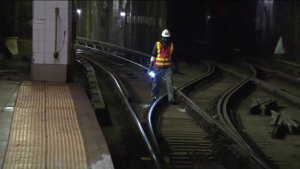 Metro se reactivará tras descarrilamiento de un tren cerca del Barclays Center en Brooklyn