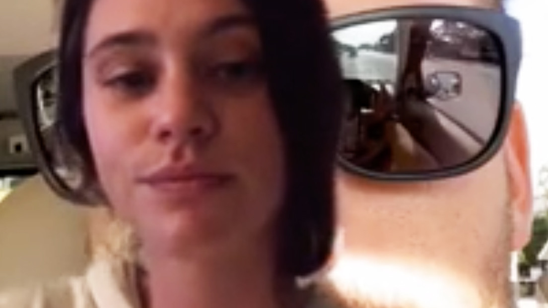 VIRAL: Descubrió la infidelidad de su novio por un detalle de su último selfie (Video)