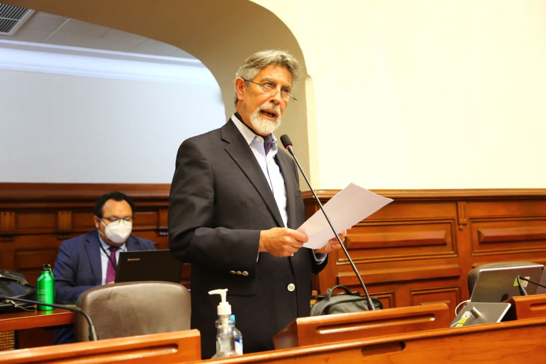 Francisco Sagasti fue elegido por el Congreso como nuevo presidente de Perú