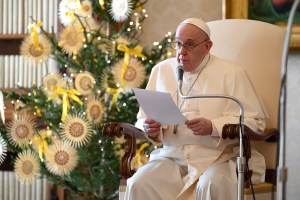 El papa Francisco pidió unidad a la clase política ante la crisis y condenó el aborto