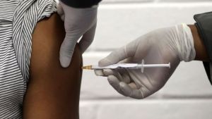 Abren siete grandes centros para la vacunación masiva contra el coronavirus en Inglaterra