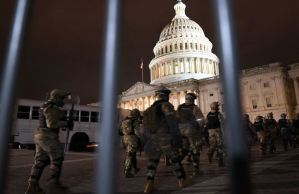 Decenas de militares llegaron al Capitolio en Washington este #10Ene (Videos)