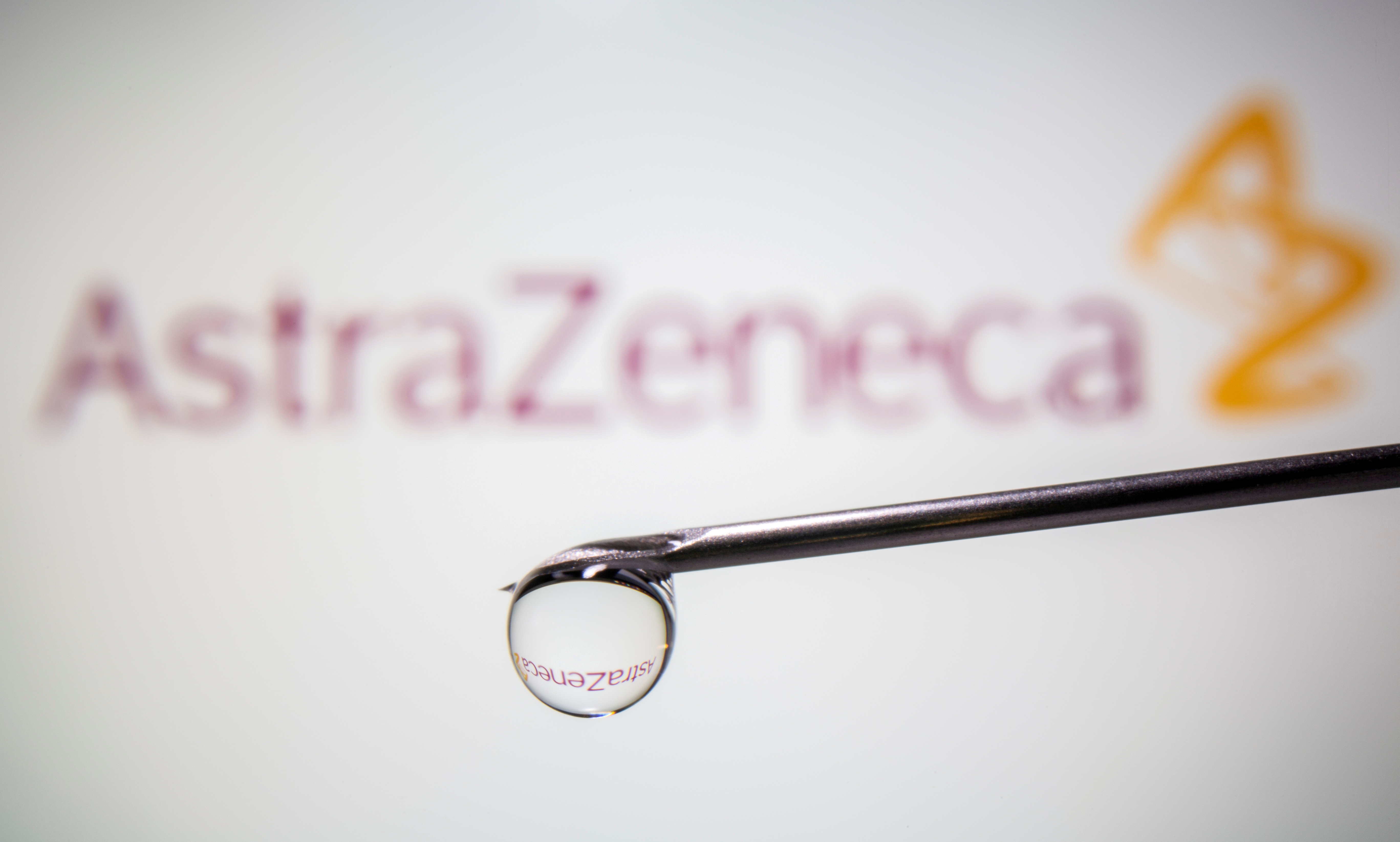 Agencia Europea de Medicamentos podría decidir sobre vacuna de AstraZeneca a finales de enero