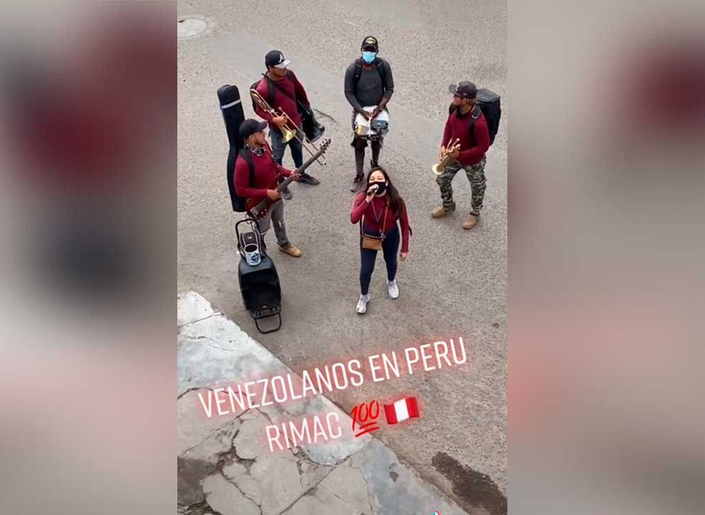 Venezolanos sorprendieron con su talento para tocar salsa en las calles de Perú (VIDEO)