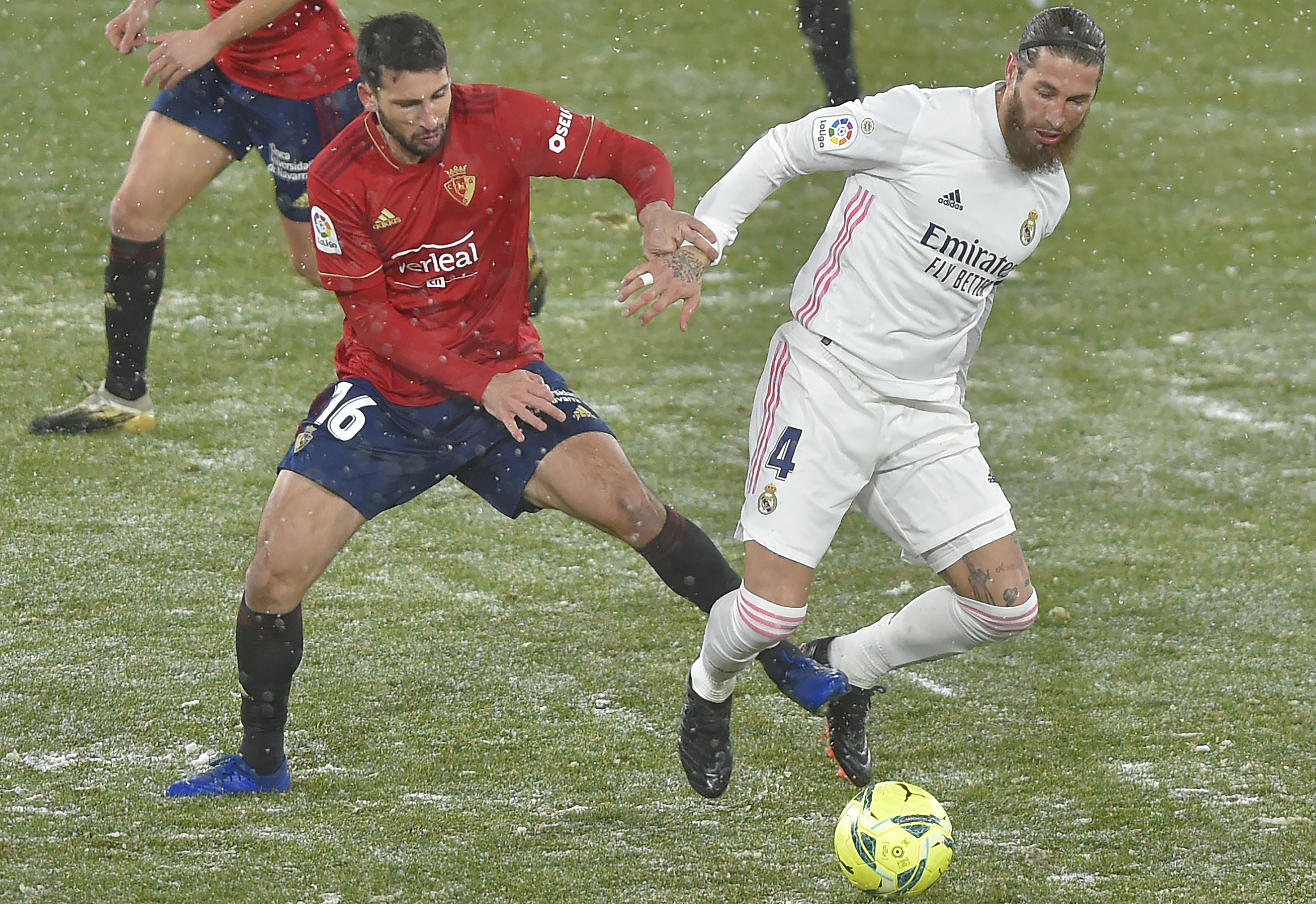 Real Madrid falla en su intento de asaltar el liderato tras empatar con Osasuna