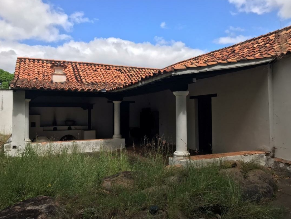 Más escombros de Maduro: La Casa de San Isidro, donde vivió El Libertador, está por el piso (Fotos)