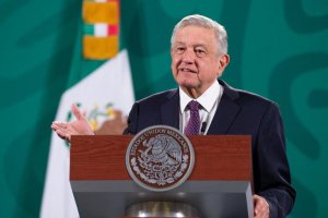 López Obrador ingresó al hospital para una “revisión de rutina”