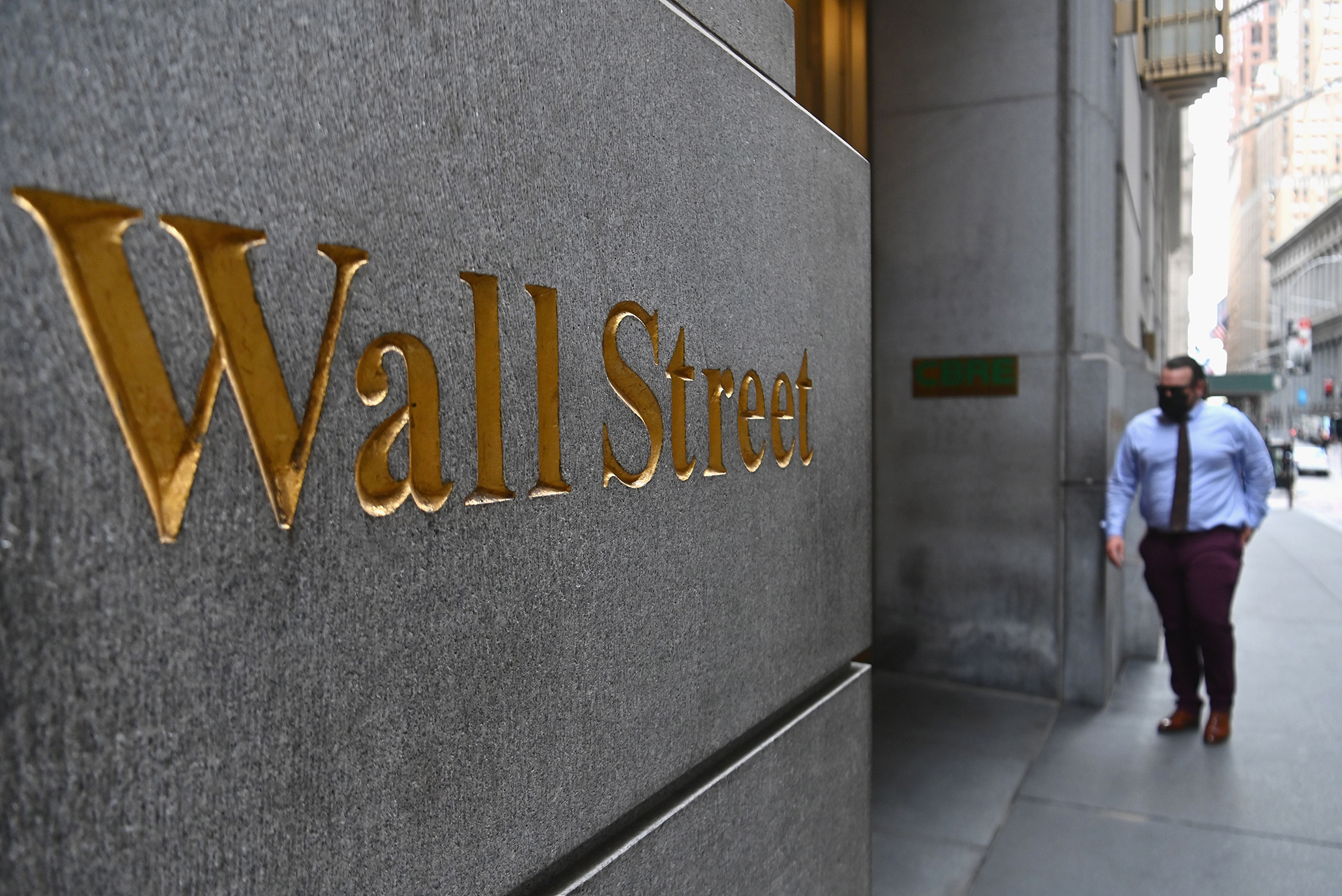 Wall Street bajó con el mercado preocupado por la inflación